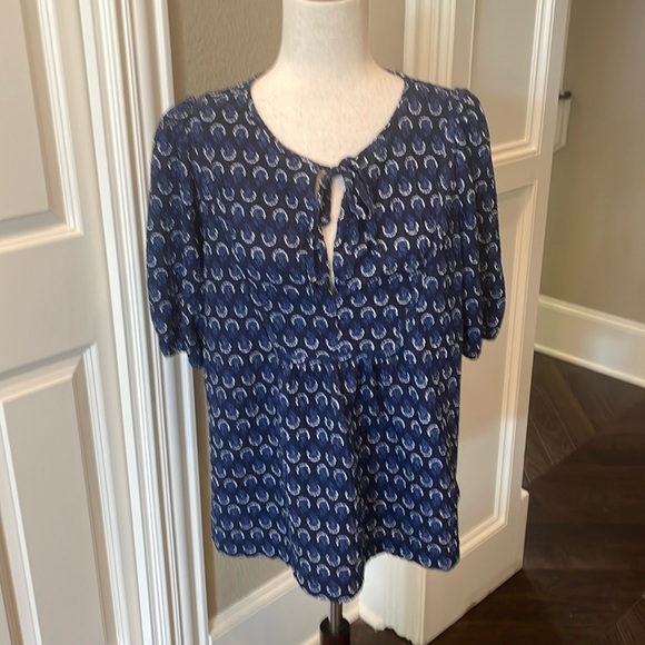 Loft Floral Puff Sleeve Tie Neck Top Nvy/White M - Picture 2 of 8